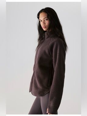Cozy Zip-Up Fleece Jacket in Deep Brown